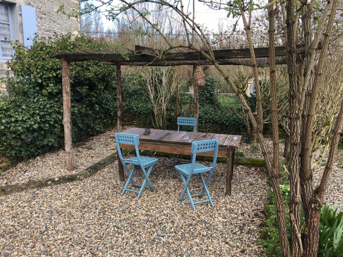 Riverview Apartment Verteuil-sur-Charente Exterior photo